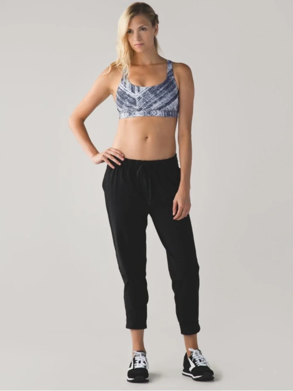 Lululemon Women's Energy Bra Heat Wave White Black - size 4